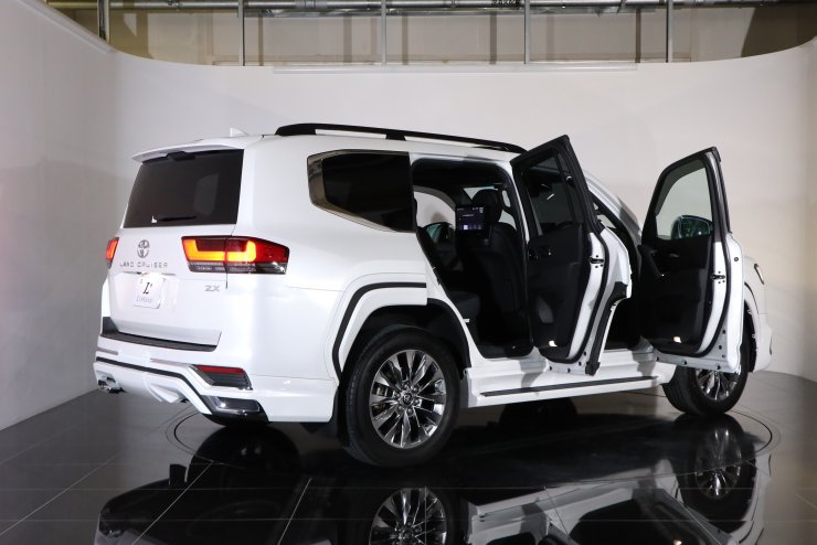 DIESEL 箱あり⭕️ トヨタ ランドクルーザー 2021年モデル ZX (ディーゼル)の価格