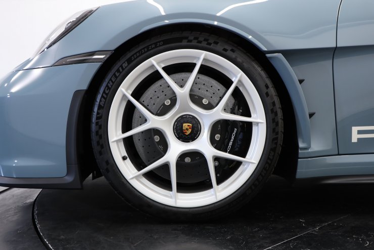 ポルシェ 911(Type992) S/T 6MT 1オーナー【特別低金利1.9％～】 左