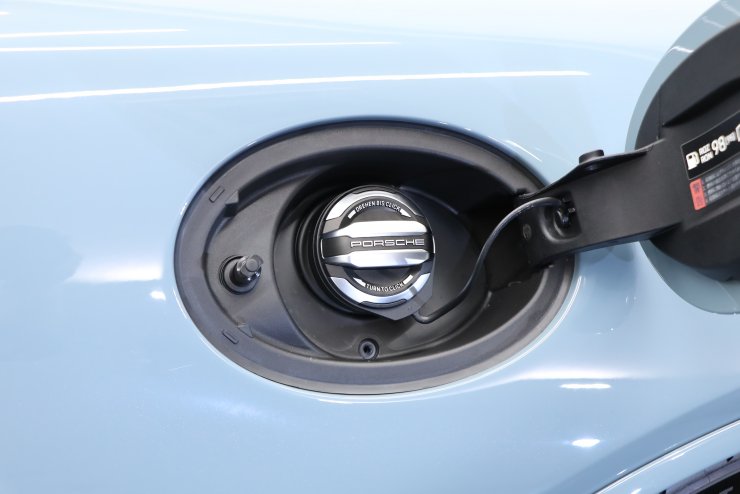 ポルシェ 911(Type992) S/T 6MT 1オーナー【特別低金利1.9％～】 左