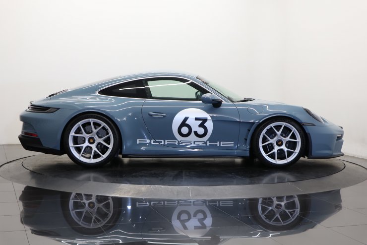 ポルシェ 911(Type992) S/T 6MT 1オーナー【特別低金利1.9％～】 左