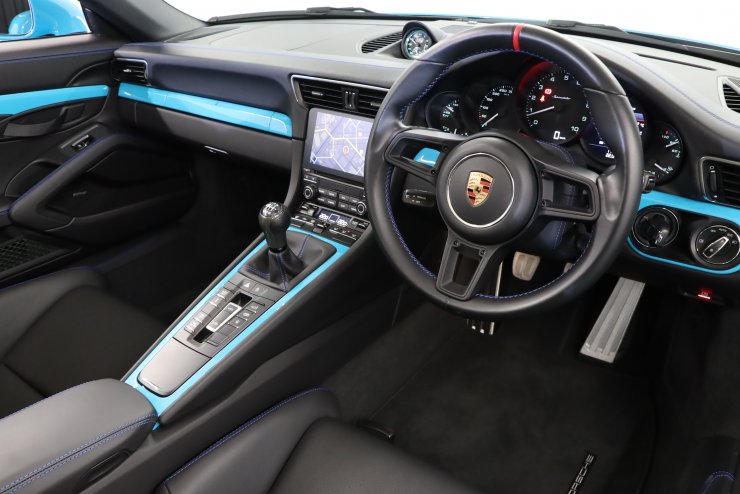 ポルシェ 911(Type991) スピードスター 6MT 世界限定1948台 正規D車 20
