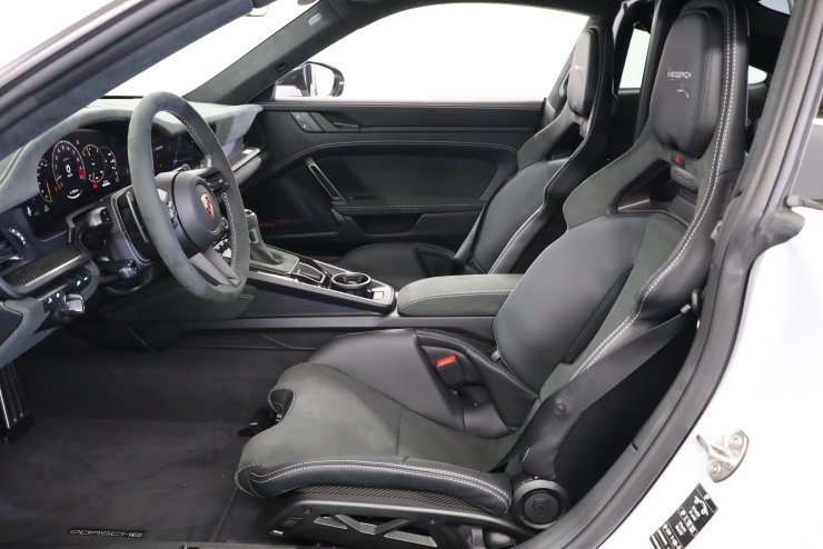 ポルシェ 911(Type992) GT3 ヴァイザッハPKG PDK 現行モデル 走行60km