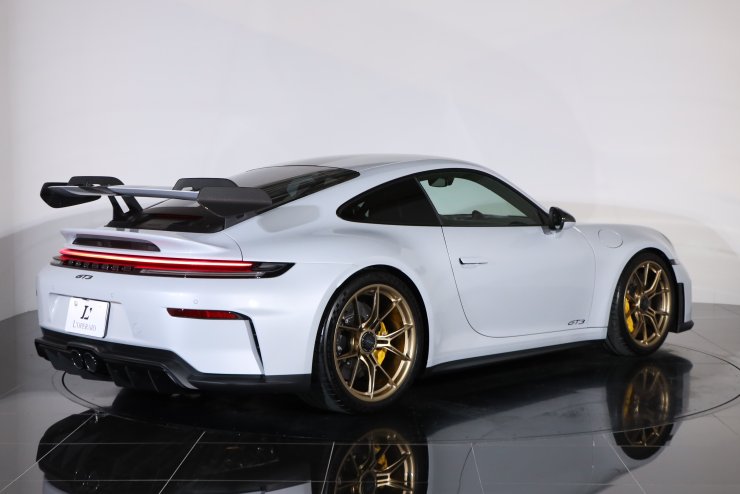 ポルシェ XPELディーラーレポート マットブラックのポルシェ 992 ターボに