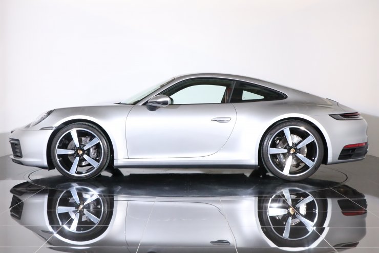 ポルシェ 911(Type992) カレラ PDK 1オーナー 有償カラー：GT