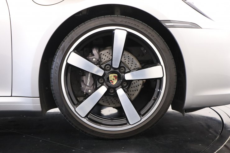 ポルシェ 911(Type992) カレラ PDK 1オーナー 有償カラー：GT