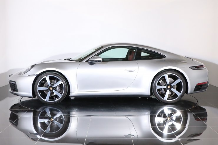 ポルシェ 911(Type992) カレラ PDK 1オーナー 有償カラー：GT