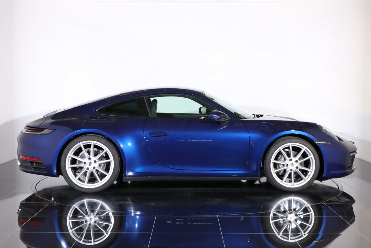 ポルシェ 911(Type992) カレラ PDK ゲンチアンブルーメタリック