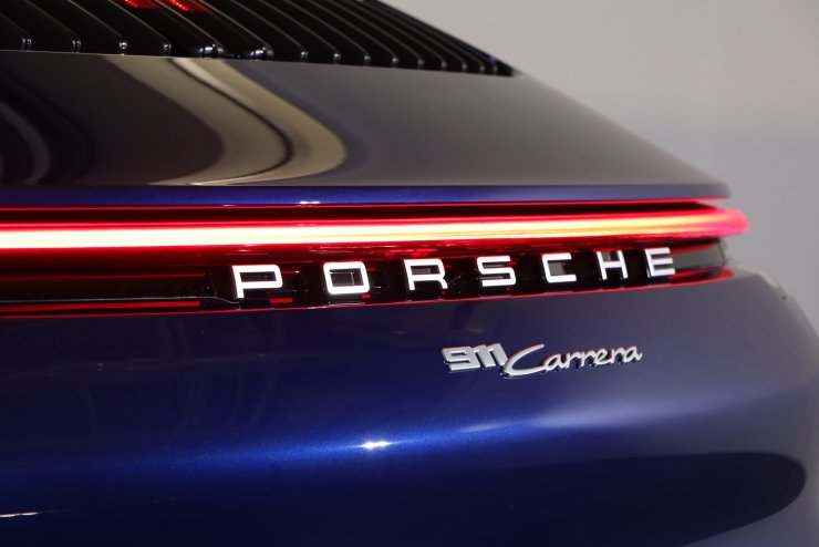 ポルシェ 911(Type992) カレラ PDK ◇◇BLACK FRIDAY◇◇ ゲンチアン