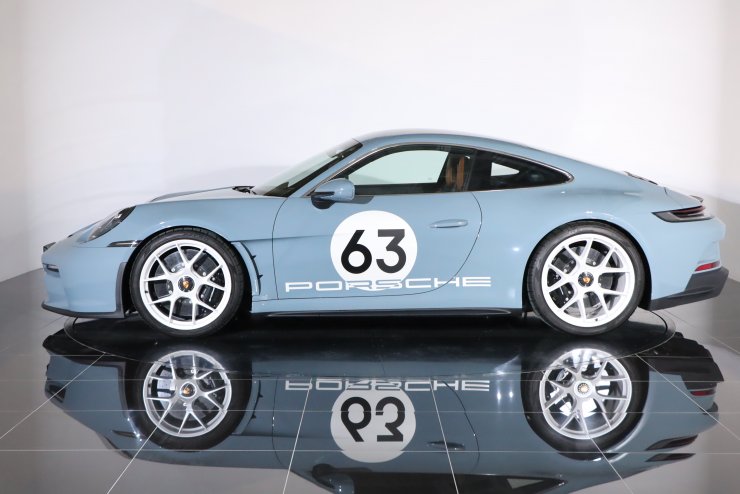 ポルシェ 911(Type992) S/T 6MT 左ハンドル 世界限定1963台 走行150km