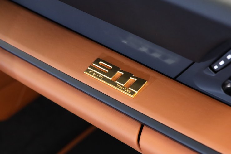 ポルシェ 911(Type992) S/T 6MT 左ハンドル 世界限定1963台 走行150km