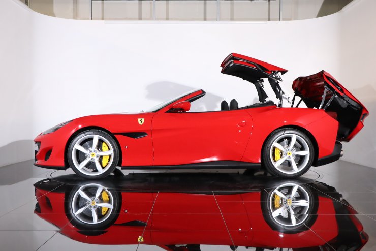 フェラーリ ポルトフィーノ ◇◇BLACK FRIDAY◇◇ F1 DCT 左ハンドル