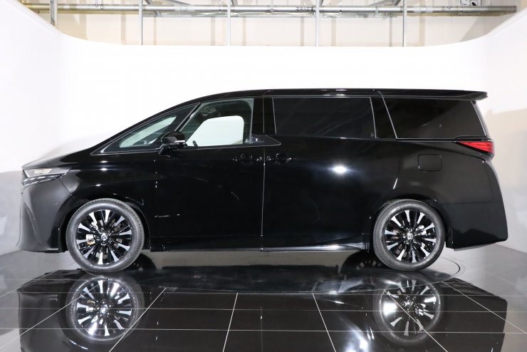 トヨタ アルファード ハイブリッド エグゼクティブラウンジ E-Four