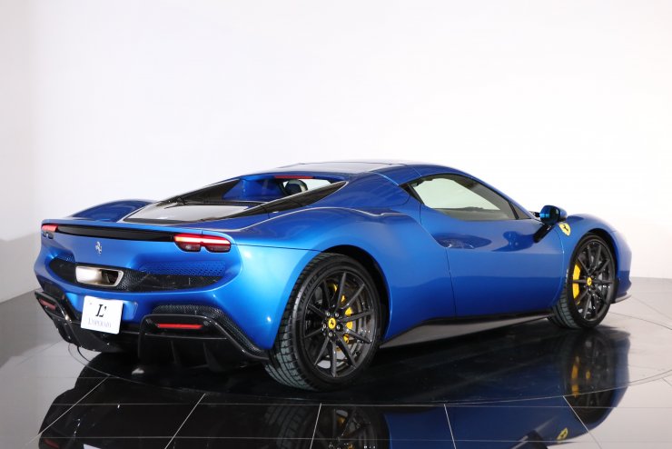 フェラーリ 296 GTS F1 DCT 走行900km 左ハンドル オプション総額約