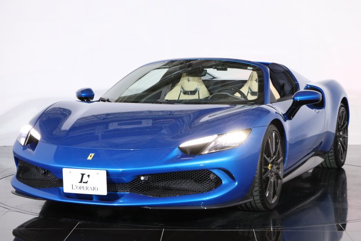 フェラーリ 296 GTS F1 DCT 走行900km 左ハンドル オプション総額約
