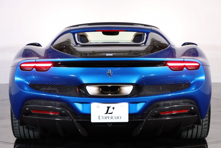 フェラーリ 296 GTS F1 DCT 走行900km 左ハンドル オプション総額約