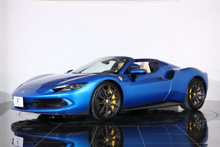 フェラーリ 296 GTS F1 DCT 走行900km 左ハンドル オプション総額約