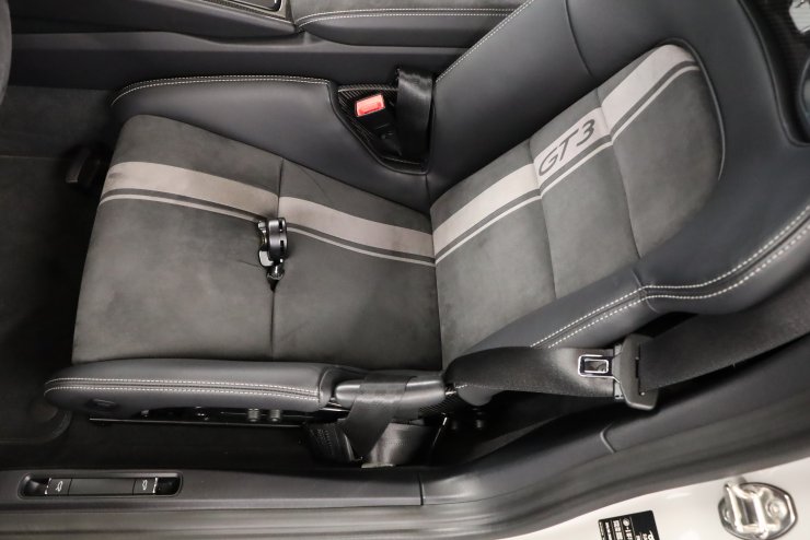 ポルシェ 911(Type991) GT3 6MT 左H クレヨン クラブスポーツPKG PCCB