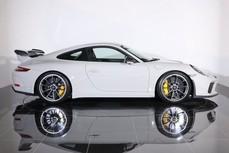 ポルシェ 911(Type991) GT3 6MT 左H クレヨン クラブスポーツPKG PCCB