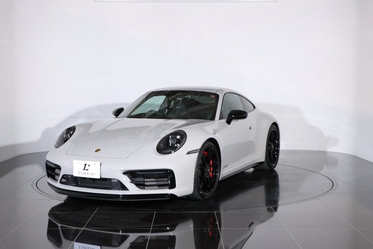 ポルシェ 911(Type992) カレラGTS PDK オプションカラー：クレヨン
