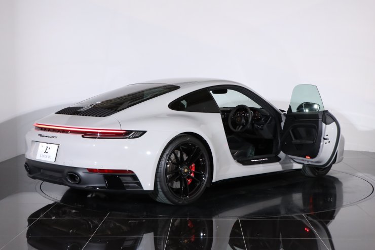 ポルシェ 911(Type992) カレラGTS PDK オプションカラー：クレヨン