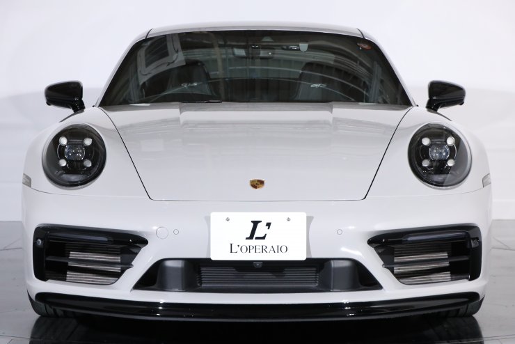 ポルシェ 911(Type992) カレラGTS PDK オプションカラー：クレヨン