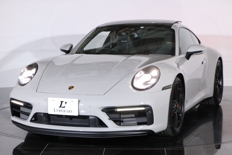 ポルシェ 911(Type992) カレラGTS 7MT 1オーナー 有償色 ガラス