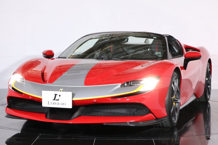 フェラーリ SF90 スパイダー アセット フィオラノ F1 DCT 1オーナー車