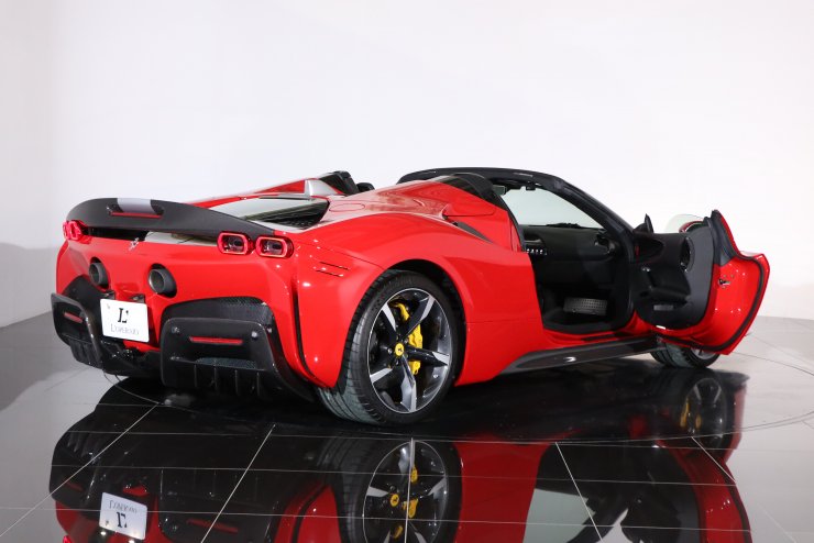 フェラーリ SF90 スパイダー アセット フィオラノ F1 DCT 1オーナー車