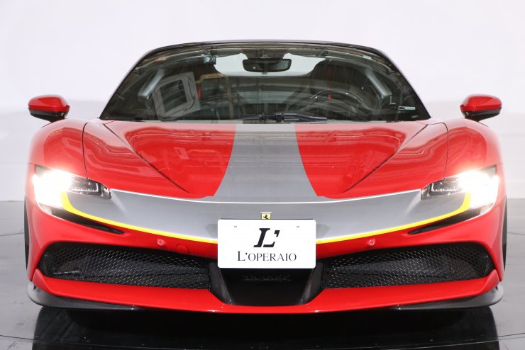 フェラーリ SF90 スパイダー アセット フィオラノ F1 DCT 1オーナー車