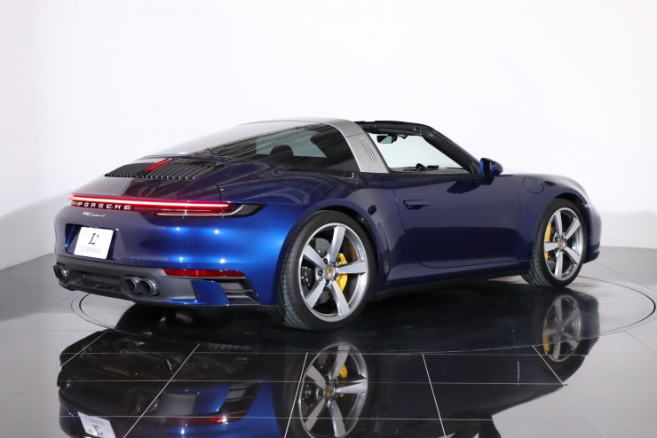 ポルシェ 911(Type992) タルガ4 PDK 左ハンドル OPカラー：ゲンチアン