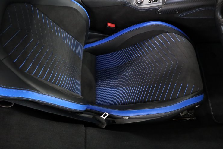 マセラティ MC20 有償マットカラー エクステリアカーボンPKG