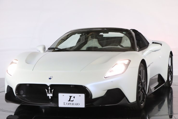 マセラティ MC20 チェロ 1オーナー オプション総額1270万円 左ハンドル