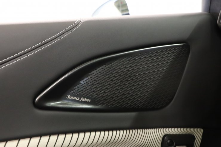 マセラティ MC20 チェロ 1オーナー オプション総額1270万円 左ハンドル