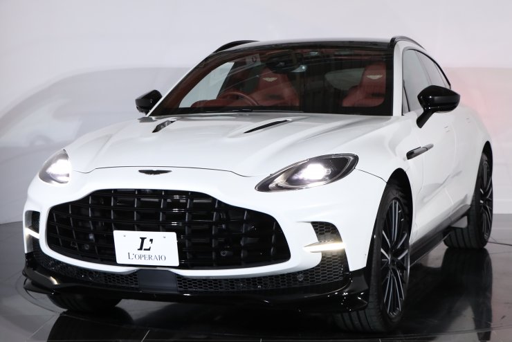 アストンマーティン DBX 707 1オーナー カーボンセラミックブレーキ