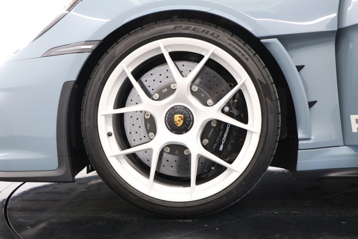 ポルシェ 911(Type992) S/T 6MT 左ハンドル 世界限定1963台 走行150km