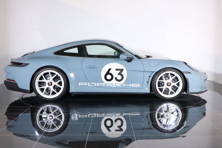 ポルシェ 911(Type992) S/T 6MT 左ハンドル 世界限定1963台 走行150km