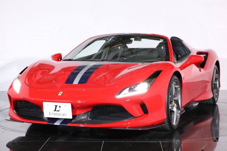 フェラーリ F8 スパイダー F1 DCT 左ハンドル 20インチ鍛造ホイール