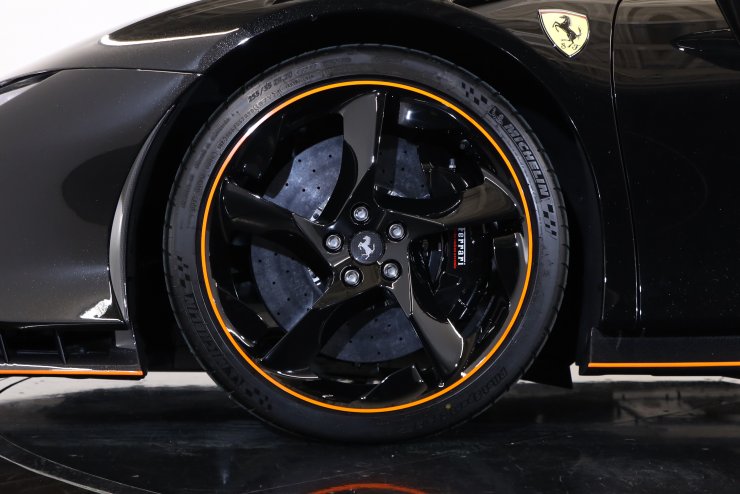 フェラーリ SF90 XX ストラダーレ 限定799台 正規ディーラー車 走行100