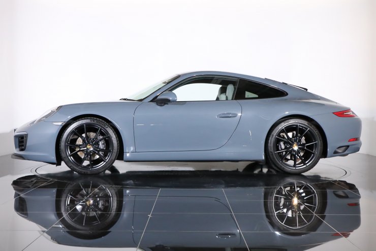 ポルシェ 911(Type991) カレラ PDK 有償カラー：グラファイトブルー