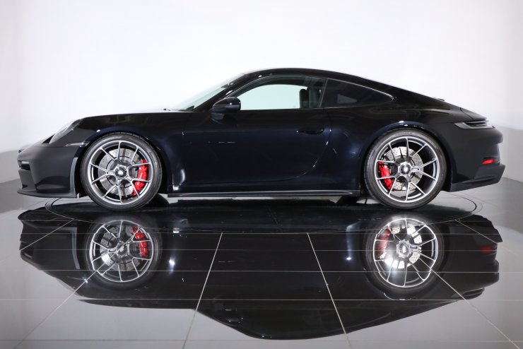 ポルシェ 911(Type992) GT3 ツーリングPKG 1オーナー 6MT 左ハンドル