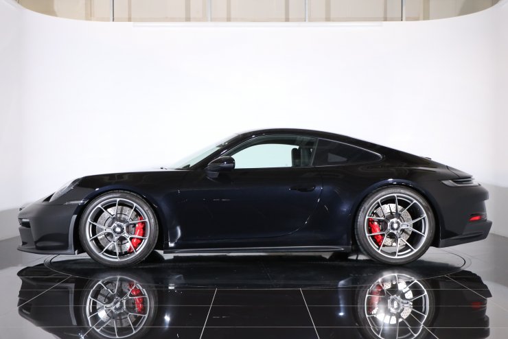 ポルシェ 911(Type992) GT3 ツーリングPKG 1オーナー 6MT 左ハンドル
