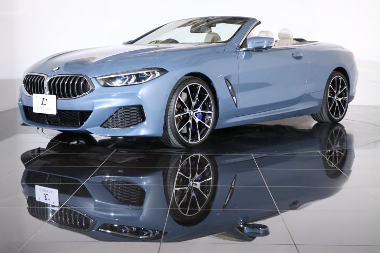 BMW 8シリーズ 840i カブリオレ Mスポーツ 1オーナー バルセロナブルー