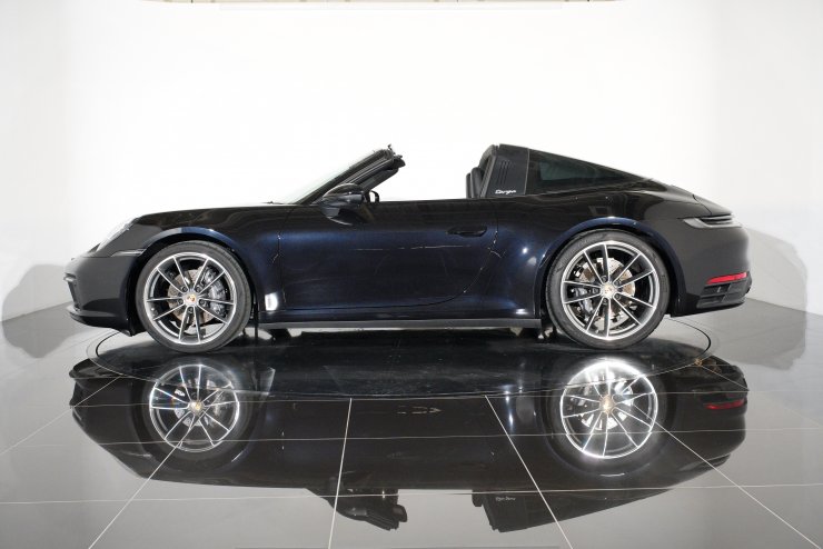 ポルシェ 911(Type992) タルガ4 PDK オプション総額約526万円