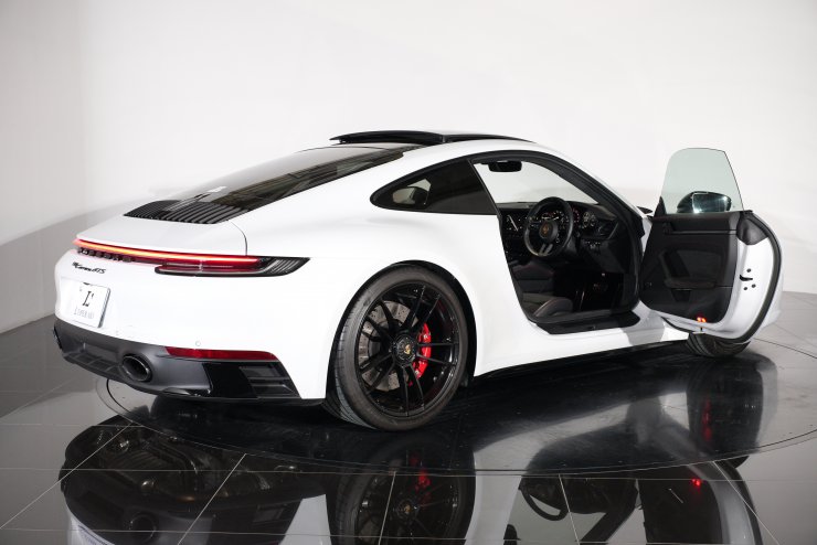 ポルシェ 911(Type992) カレラGTS PDK 1オーナー 有償色 ガラス