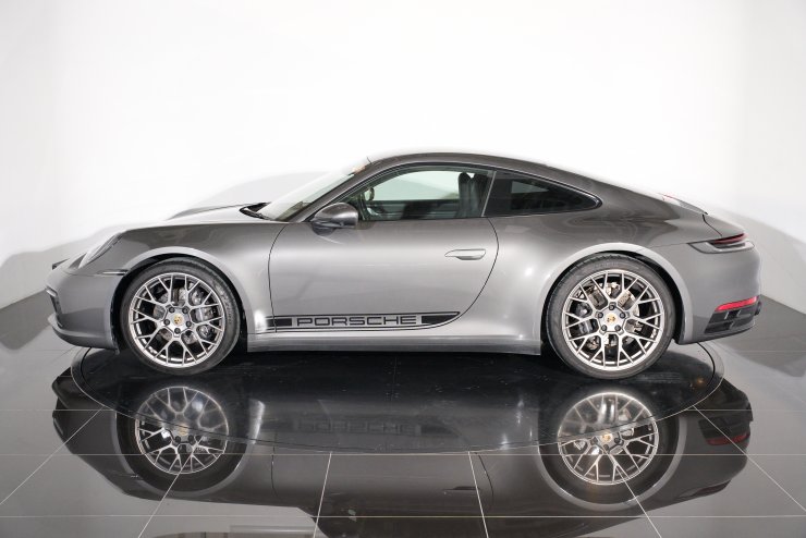 ポルシェ 911(Type992) カレラ4 PDK アゲートグレーメタリック