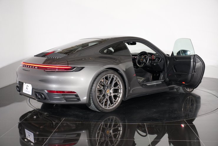 ポルシェ 911(Type992) カレラ4 PDK アゲートグレーメタリック