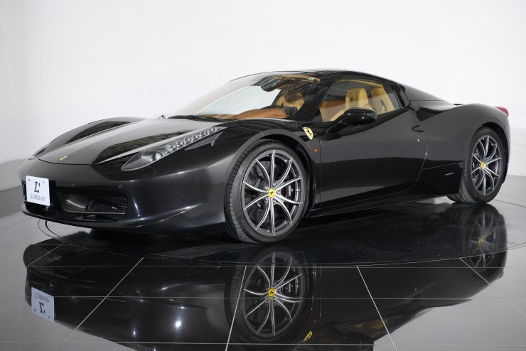 フェラーリ 458 スパイダー F1 DCT 左ハンドル ベージュ×茶革 20インチ