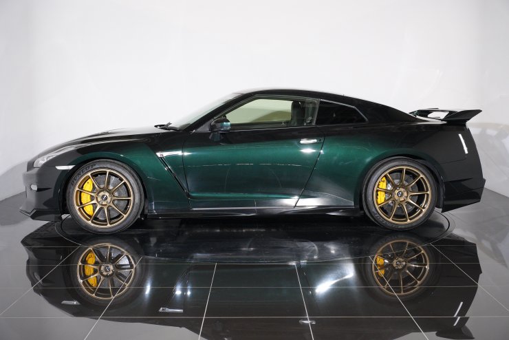 日産 GT-R プレミアムエディション Tスペック MY24 有償カラー 専用