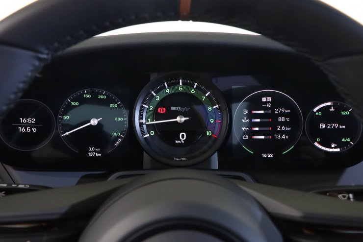 ポルシェ 911(Type992) S/T 6MT 左ハンドル 世界限定1963台 走行200km