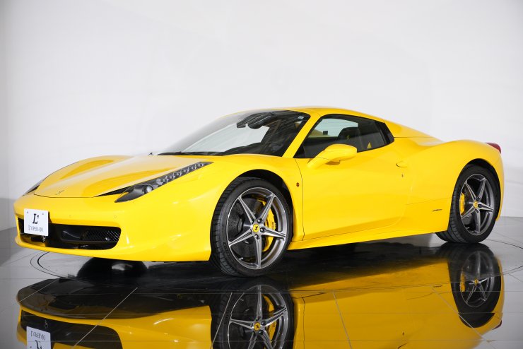フェラーリ 458 スパイダー F1 DCT カーボンLEDステアリング カーボン